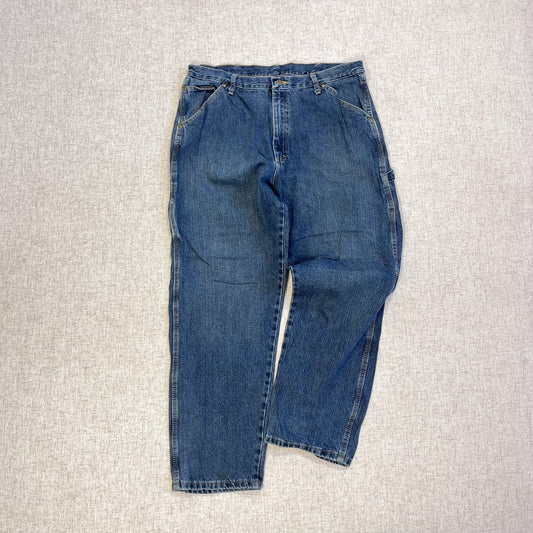 Thrifted – Jean Carpenter Rugged Wrangler Talla 38x30 USA (CL 52–54) | Cintura 48 cm | Largo 105 cm | Talón 21 cm