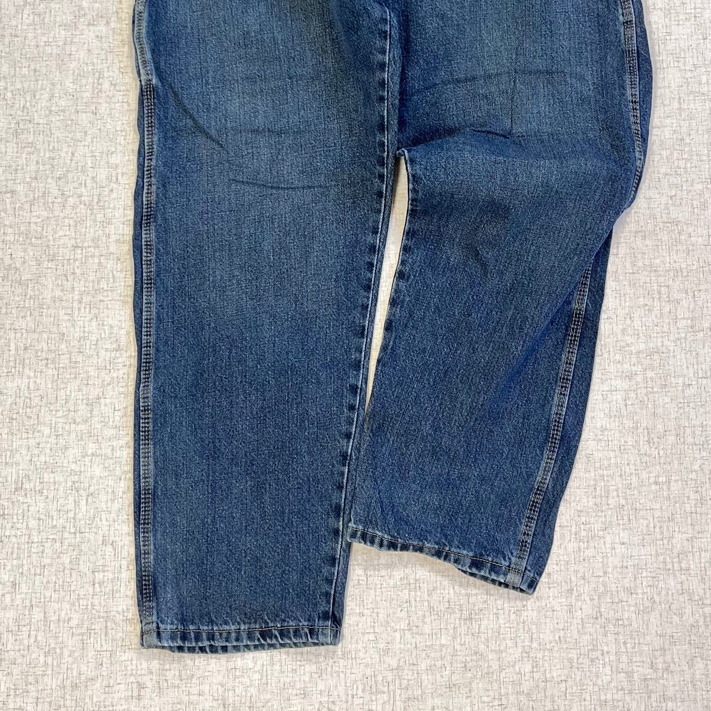Thrifted – Jean Carpenter Rugged Wrangler Talla 38x30 USA (CL 52–54) | Cintura 48 cm | Largo 105 cm | Talón 21 cm
