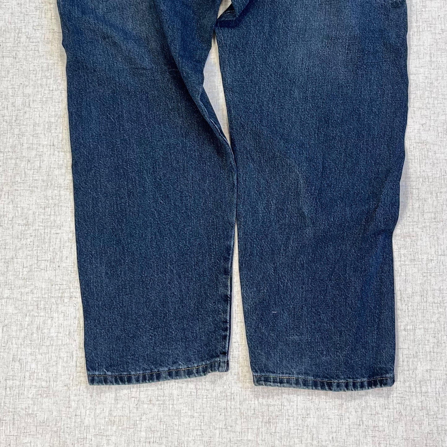 Thrifted – Jean Carpenter Rugged Wrangler Talla 38x30 USA (CL 52–54) | Cintura 48 cm | Largo 105 cm | Talón 21 cm