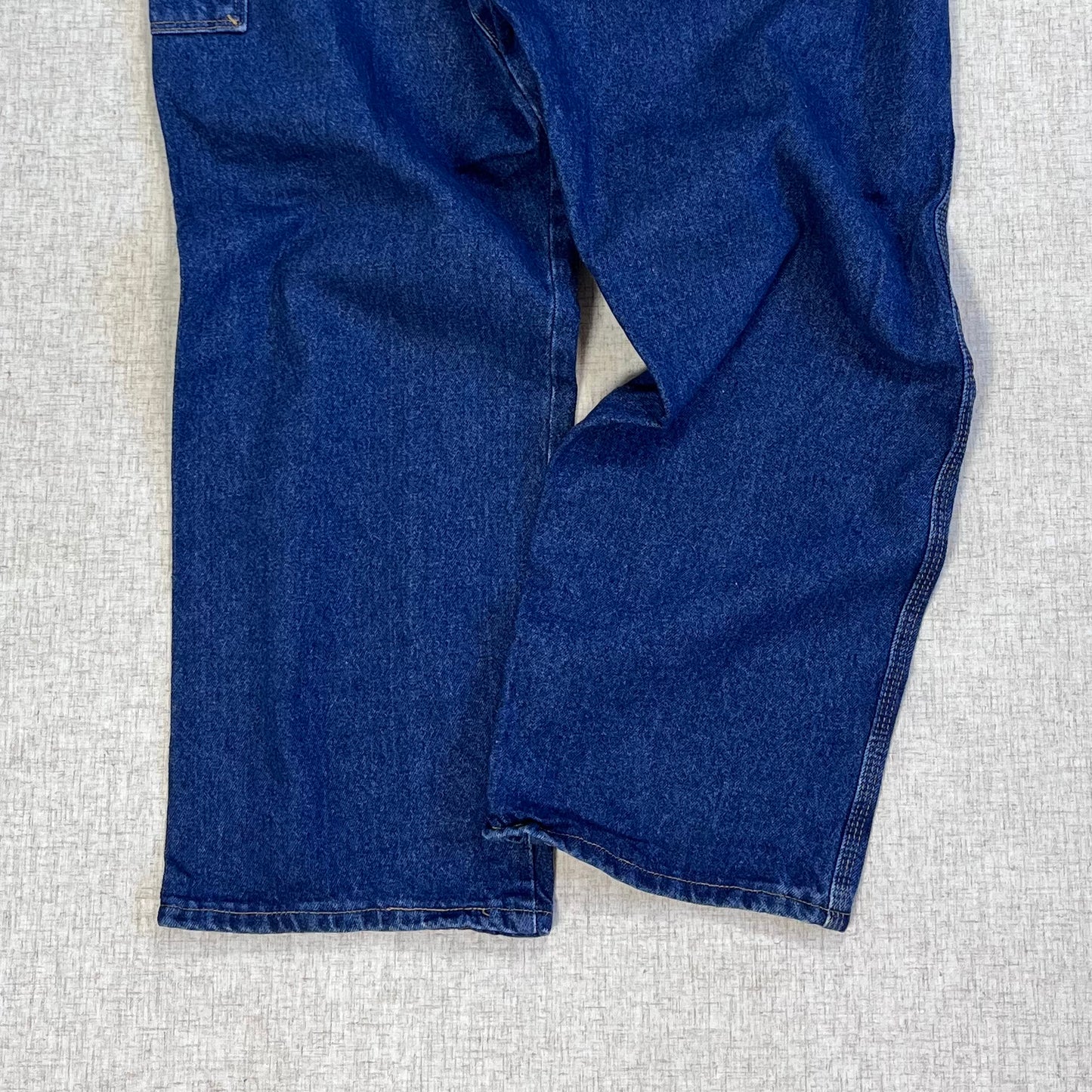 Thrifted – Jean Carpenter Denim Wrangler Riggs Talla 38x34 USA (CL 52–54) | Cintura 48 cm | Largo 105 cm | Talón 25 cm