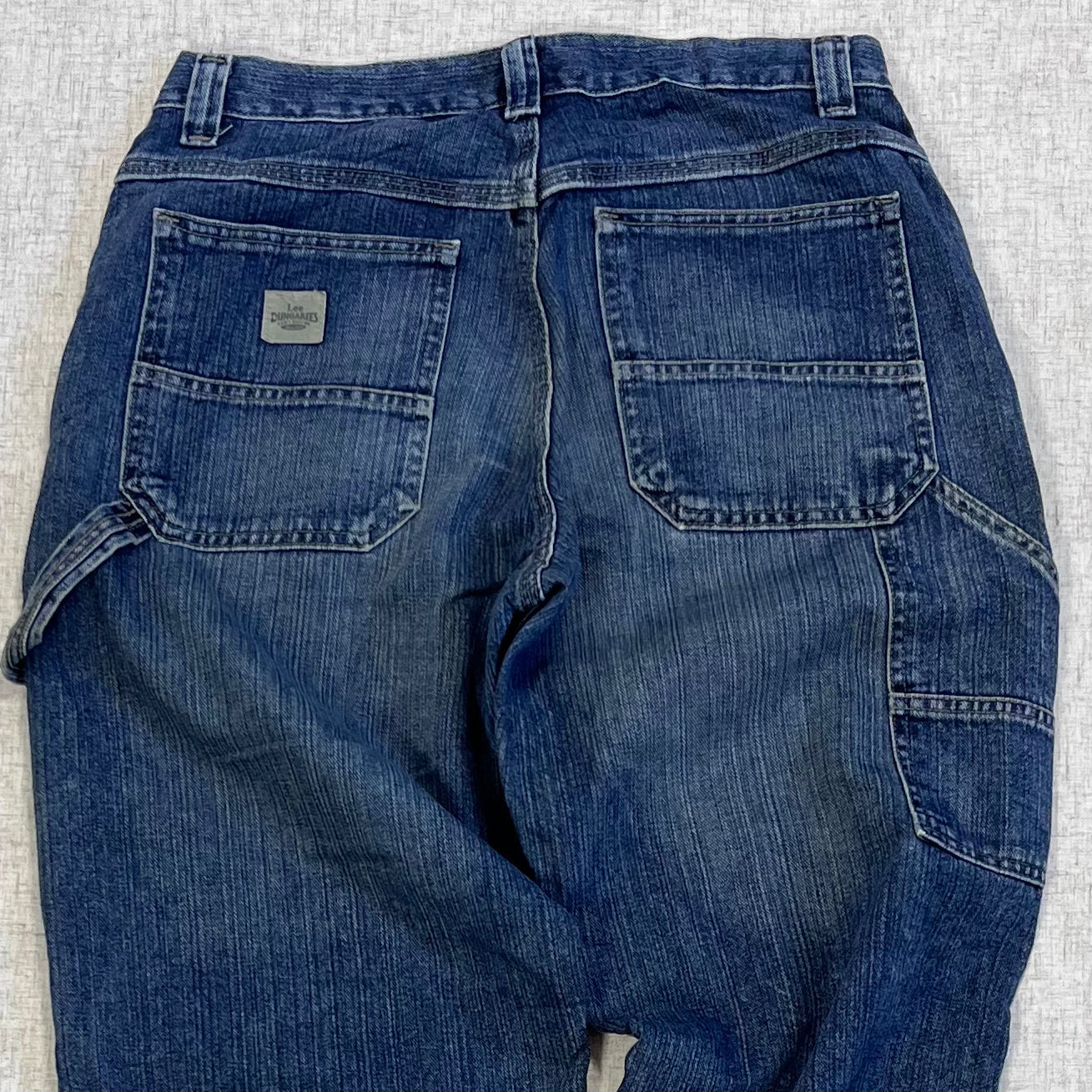 Thrifted – Jean Carpenter Denim Lee Talla 30x32 USA (CL 44–46) | Cintura 41 cm | Largo 109 cm | Talón 22 cm