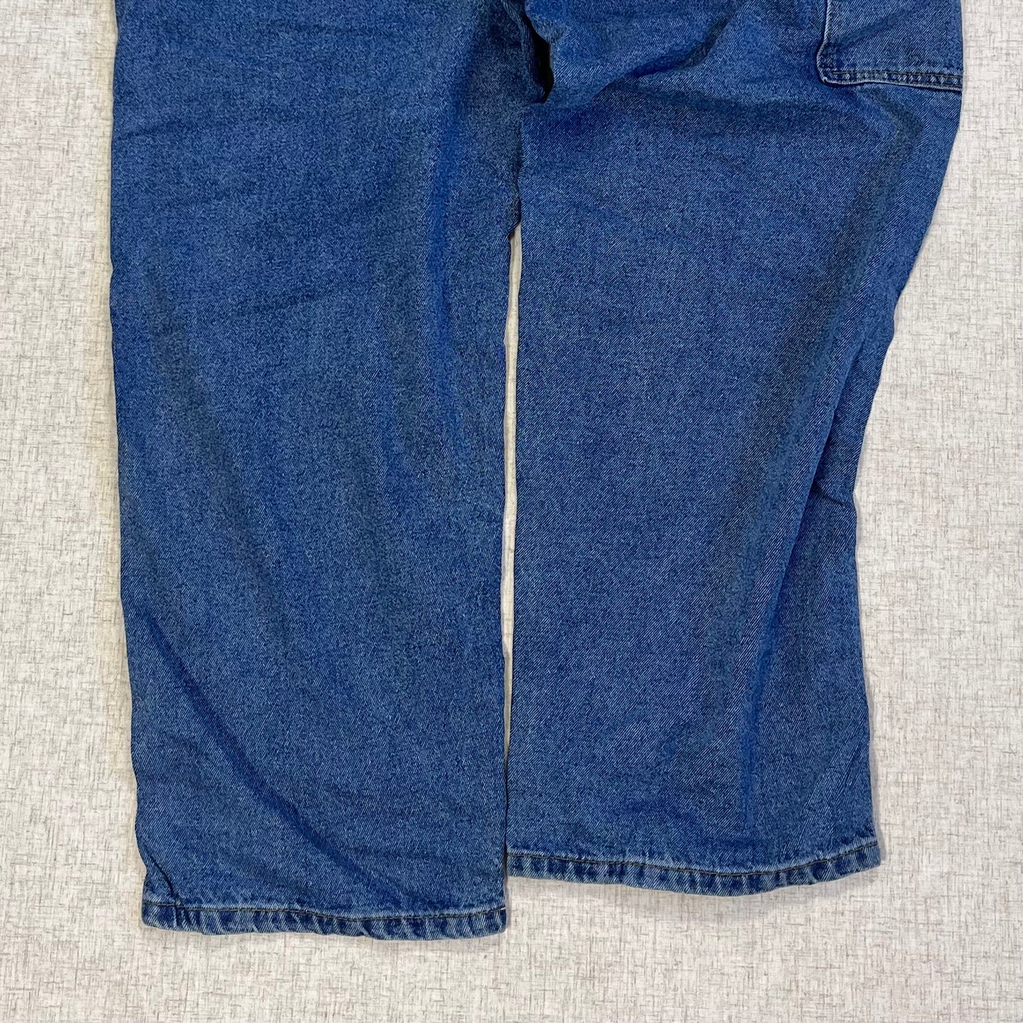 Thrifted – Jean Carpenter Denim Full Blue Talla 38x32 USA (CL 52–54) | Cintura 50 cm | Largo 115 cm | Talón 23 cm